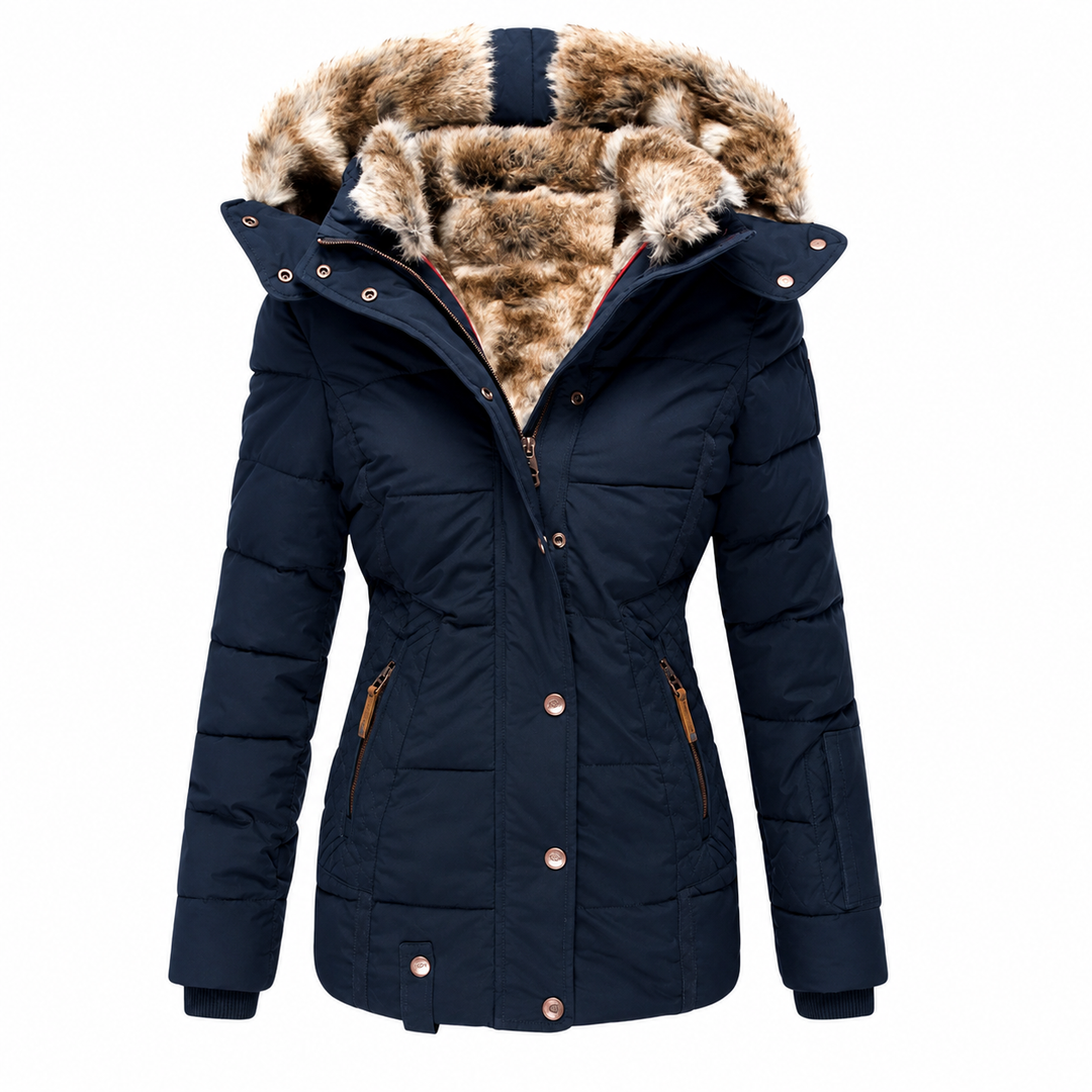 Donkerblauwe gewatteerde parka voorkant op witte achtergrond, half open, met capuchon van imitatiebont 6