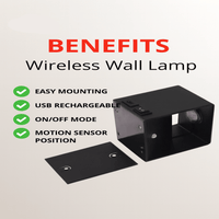 Zwarte draadloze wandlamp met losse wandplaat, naast een lijst met voordelen zoals eenvoudige montage, usb-oplaadbaar en bewegingssensor. 7