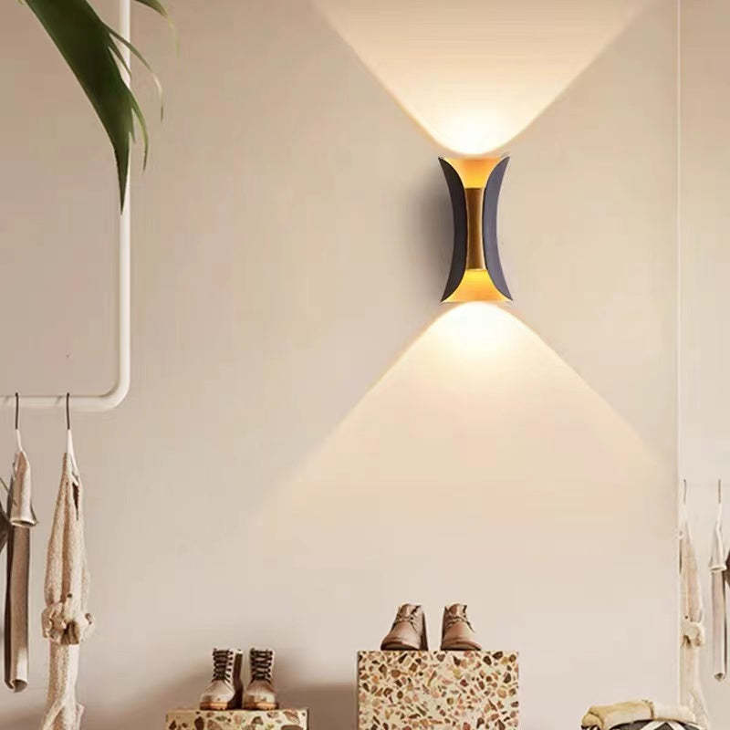 Moderne LED-Außenwandleuchte - LumiEdge