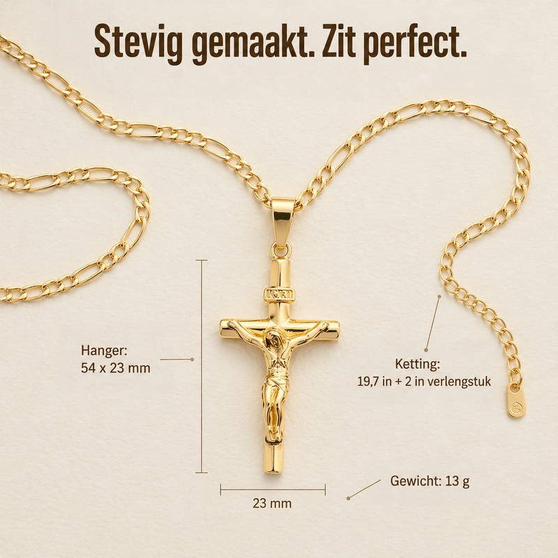 Gouden crucifixhanger met Figaro-ketting en verlengschakels plat neergelegd, met maatlijnen voor hangerlengte en breedte 6