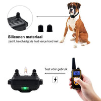 Zachte siliconen contactdopjes van de ontvanger, een zittende boxer met halsband en een hand die de afstandsbediening test 6