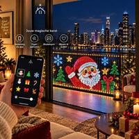 Hand houdt telefoon met de bedieningsapp voor kerstpatronen, terwijl het balkonscherm een kerstman toont 2