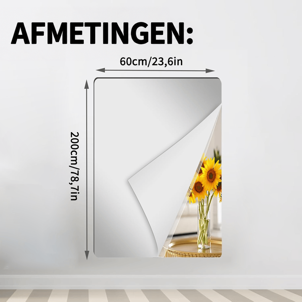 Breed en hoog spiegelvel op een muur met omgekrulde hoek, zonnebloemen weerspiegeld, met maataanduiding van de grootste 15