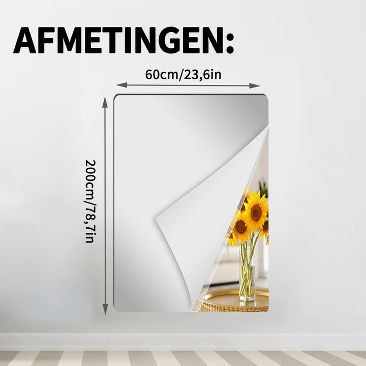 Breed en hoog spiegelvel op een muur met omgekrulde hoek, zonnebloemen weerspiegeld, met maataanduiding van de grootste 15