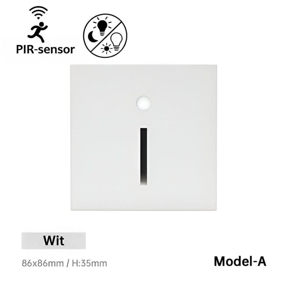 Wit vierkant wandlampje met sensor en smalle verticale lichtsleuf, vooraanzicht op lichte achtergrond 9
