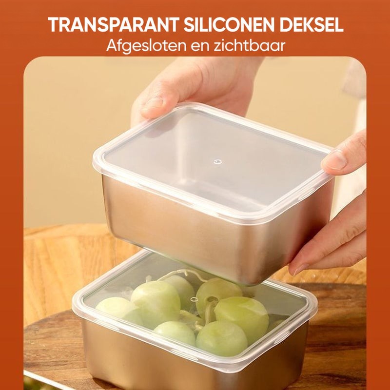 Handen plaatsen een transparant deksel op een stalen bakje met druiven, zodat de inhoud zichtbaar blijft. 9