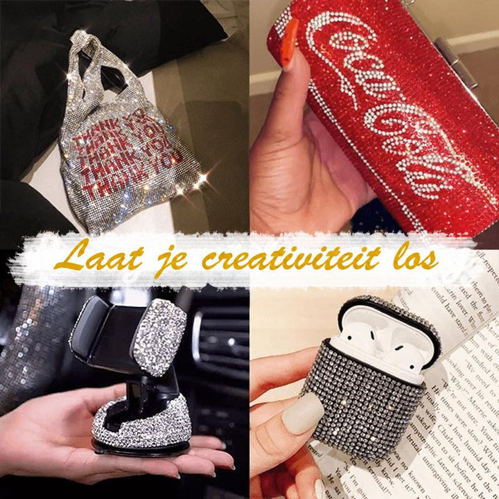 Collage van gedecoreerde voorwerpen met strass: een tas, een clutch, een telefoonhouder en een oordopjesdoosje 9