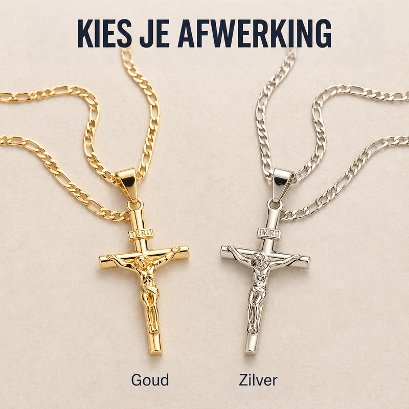 Twee crucifixkettingen naast elkaar op beige ondergrond: links de goudkleurige, rechts de zilverkleurige uitvoering 8