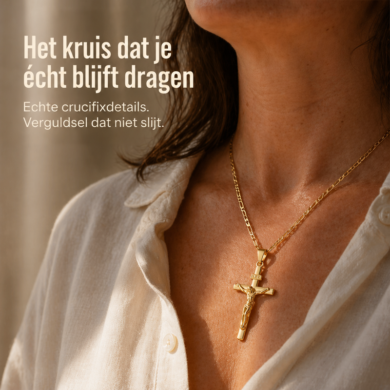 Close-up van een vrouw in een wit linnen overhemd met de gouden crucifix om haar hals 1