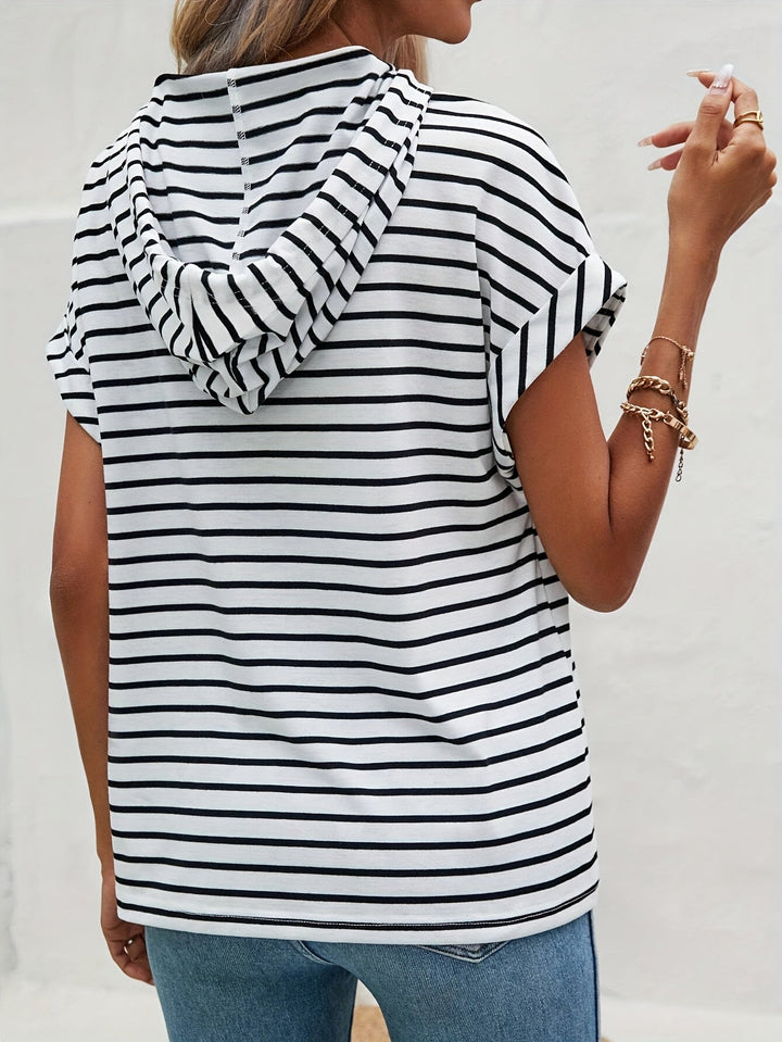 Gestreepte Dames Hoodie met Korte Mouwen en Knoopsluiting – Romy