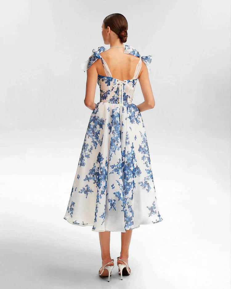 Bezauberndes Blaues Blumenkleid - Luna