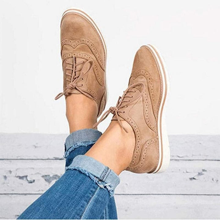 Dames Derby schoenen van suède met brogue-details – Carisse