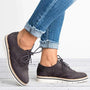 Damen Derby-Schuhe aus Wildleder mit Brogue-Details – Carisse