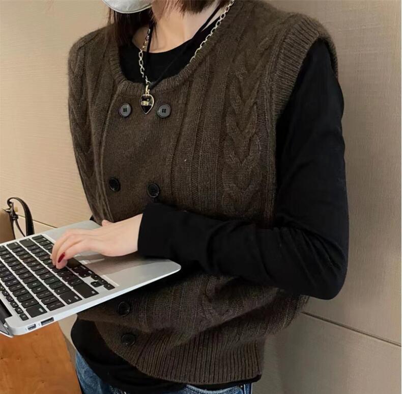 Grace Knitted Vest | Warm & Trendy