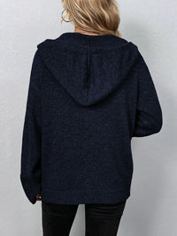 Gestrickte Strickjacke mit Kapuze - Mila