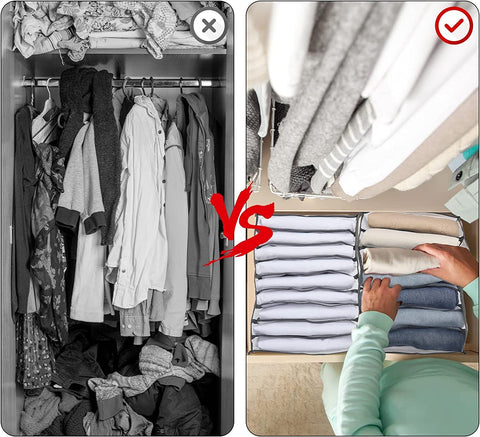 Vergelijking van een rommelige, volgepropte kledingkast links met een nette stapel opgevouwen kleding in vakjes rechts, waar een hand een shirt pakt. 2