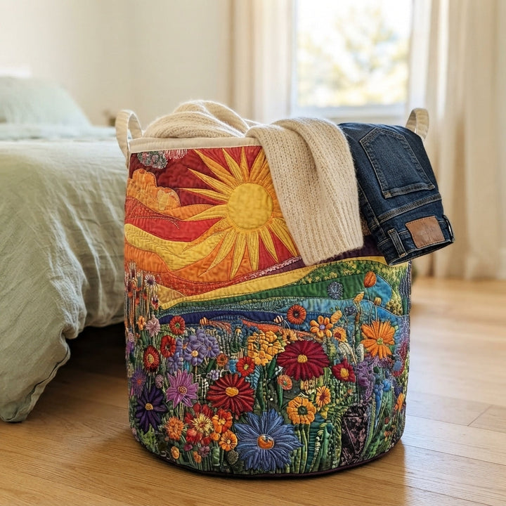 De bloemenmand naast een bed op een houten vloer, gevuld met een gebreide trui en een spijkerbroek. 4