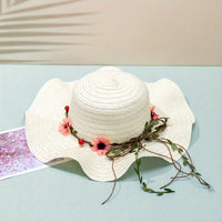 Chapeau de paille d’été pour femme avec détails floraux et fruités – Solène