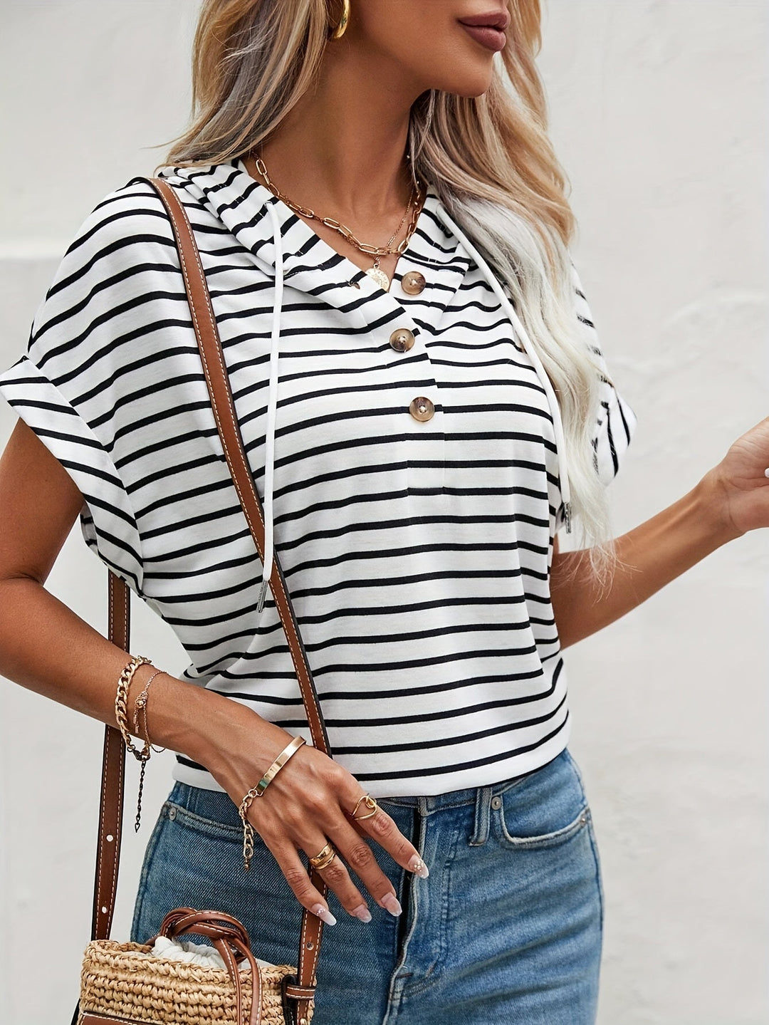 Gestreepte Dames Hoodie met Korte Mouwen en Knoopsluiting – Romy