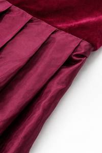 Women's Dirndl Set with Velvet Bodice and Apron 2