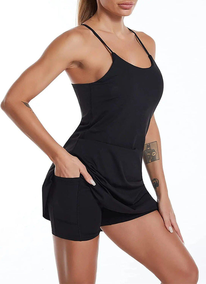 Aktives Sportkleid mit integrierten Shorts und Taschen - Liana