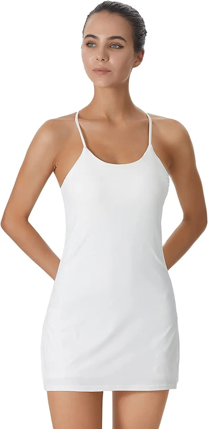 Aktives Sportkleid mit integrierten Shorts und Taschen - Liana
