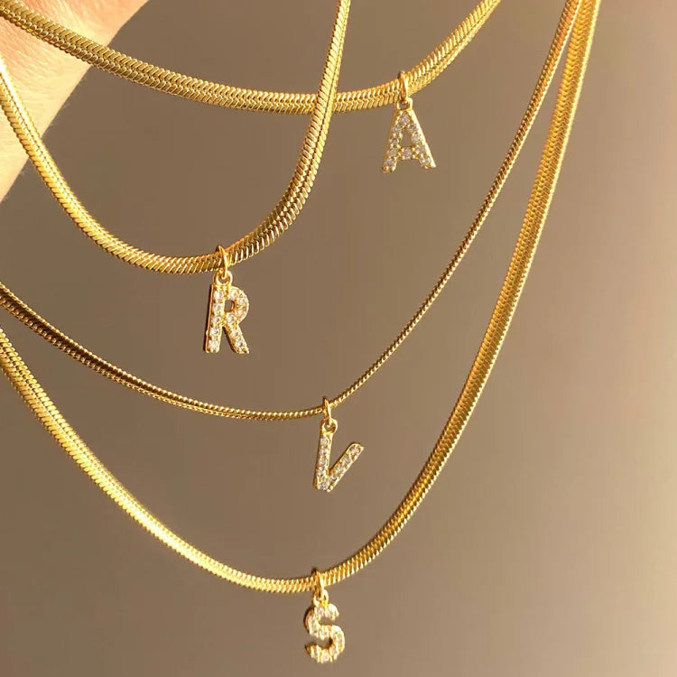 Goldene Initialen-Halskette - Ella