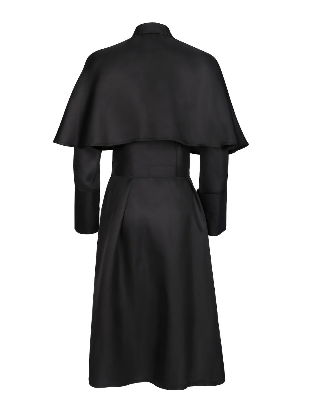 Achterkant van het zwarte priesterkostuum met cape, brede manchetten en gedrapeerde pasvorm in de rug 5