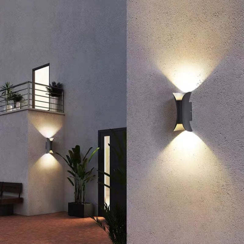 Moderne LED-Außenwandleuchte - LumiEdge