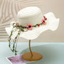 Damen-Sommerstrohhut mit Blumen- und Fruchtdetails – Solène