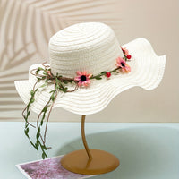 Chapeau de paille d’été pour femme avec détails floraux et fruités – Solène