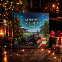 Voorkant van de doos op een houten tafel tussen kerstlichtjes, een lantaarn, kerstversiering en ingepakte cadeaus. 3