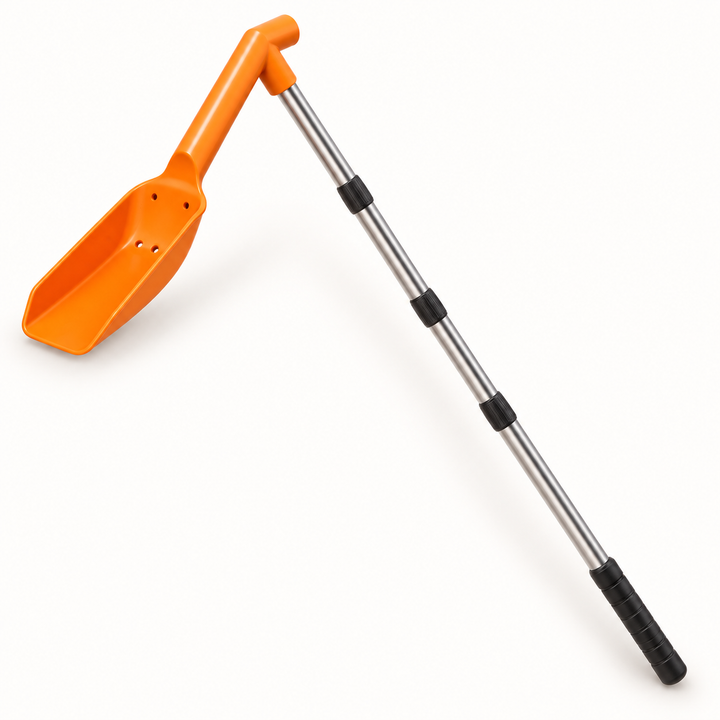 Oranje schep met vierdelige metalen steel en zwarte handgreep, vrijgesteld op een witte achtergrond 3