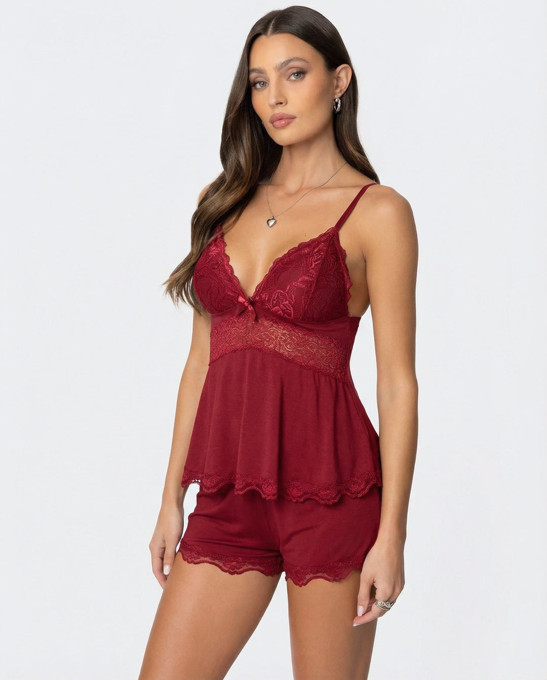 Rode kanten cami met shorts, schuin van voren, met strikje en kanten taille 6