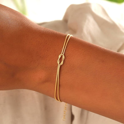 Minimalist Button Bracelet – Elva