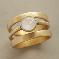 Vintage Goldring mit eingelegtem Mondstein - Noctis