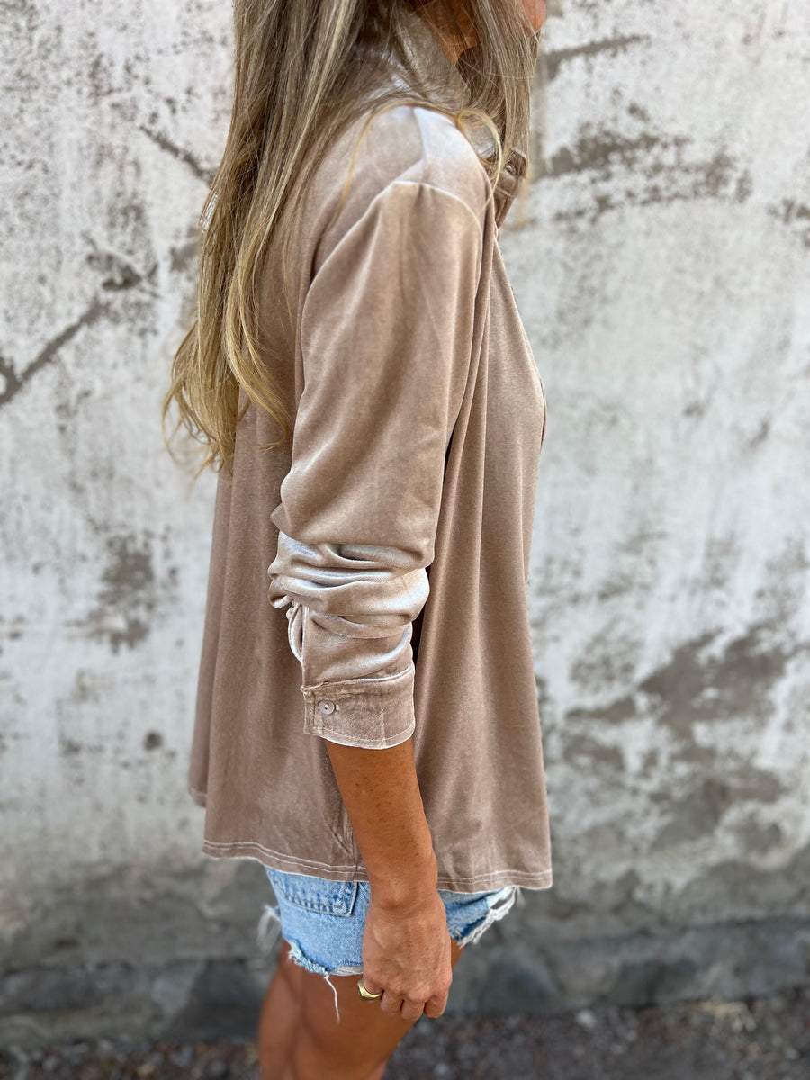 Trendige Samtbluse mit langen Ärmeln - Clara