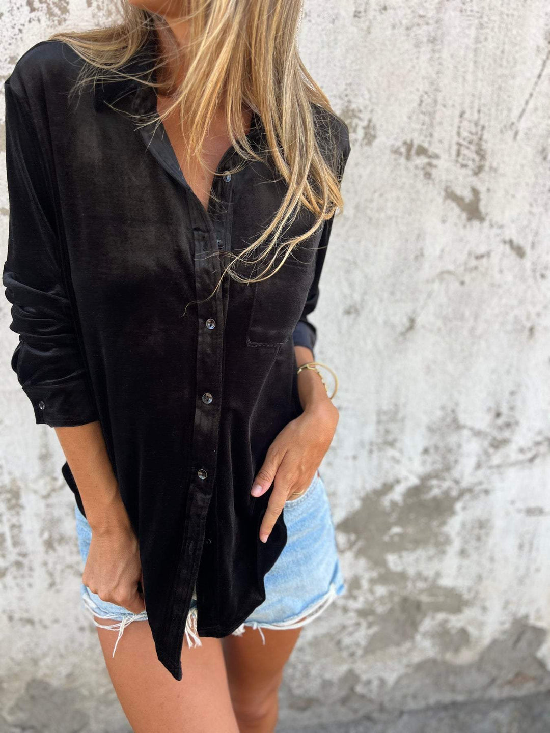 Trendige Samtbluse mit langen Ärmeln - Clara