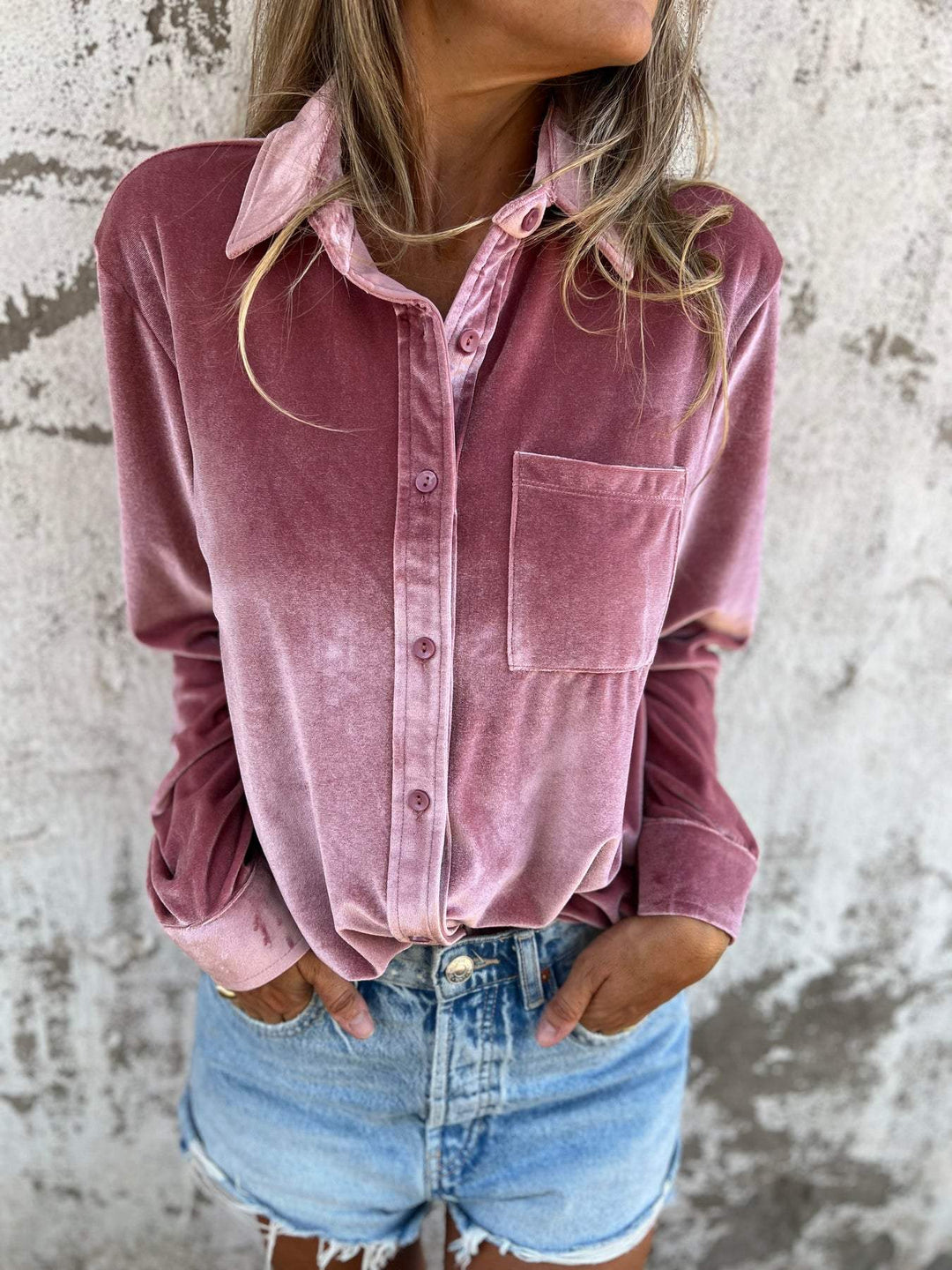 Trendige Samtbluse mit langen Ärmeln - Clara