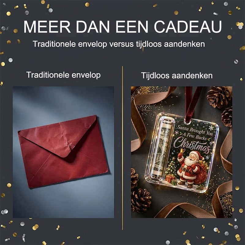 Vergelijking tussen een gekreukelde rode envelop links en de acryl hanger met opgerold biljet als aandenken rechts. 9