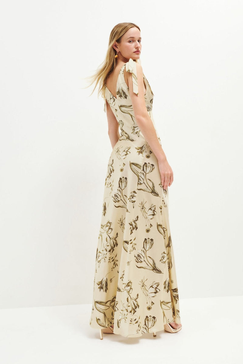 Ausgestelltes beiges Maxi-Kleid mit Knopfdetail – Ysolde