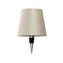 Beige lampenkap met flesstop van metaal en zwart rubber, vrijgesteld op een witte achtergrond. 15