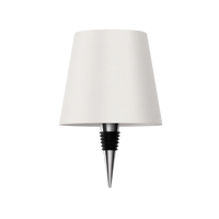 Witte lampenkap met flesstop van metaal en zwart rubber, vrijgesteld op een witte achtergrond. 12