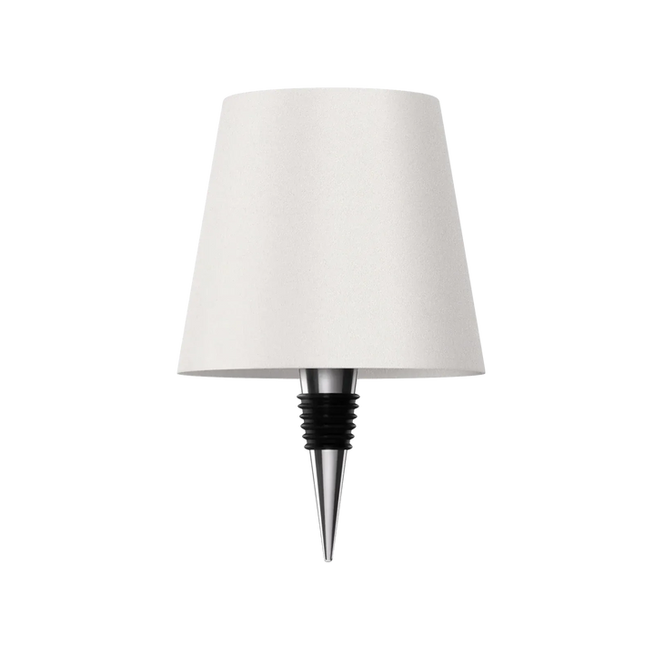 Witte lampenkap met flesstop van metaal en zwart rubber, vrijgesteld op een witte achtergrond. 12