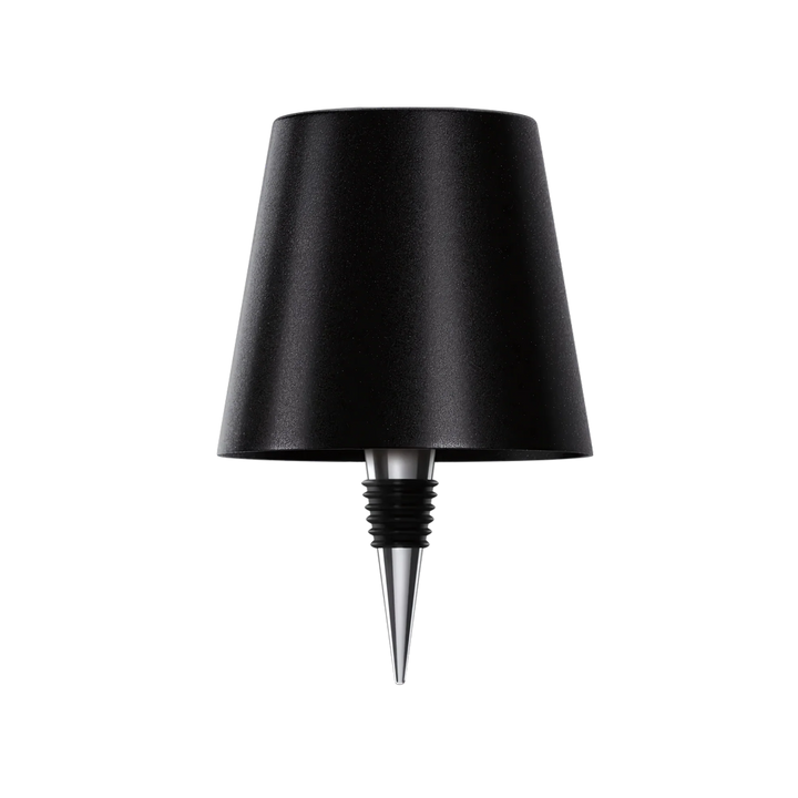 Zwarte lampenkap met flesstop in zilverkleurig metaal en zwart rubber, vrijgesteld op een witte achtergrond. 11