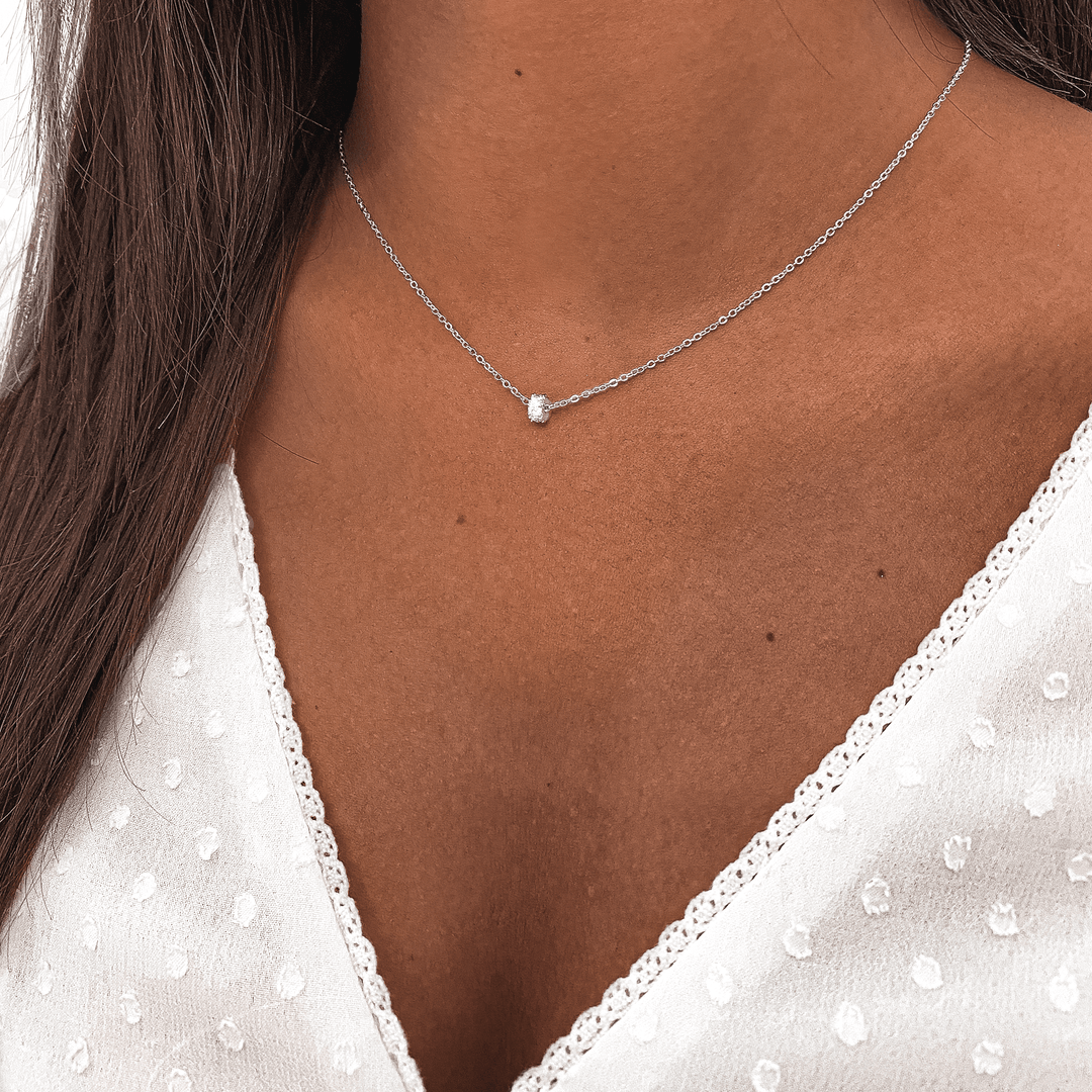 Sparkling Circle Necklace - Valerie
