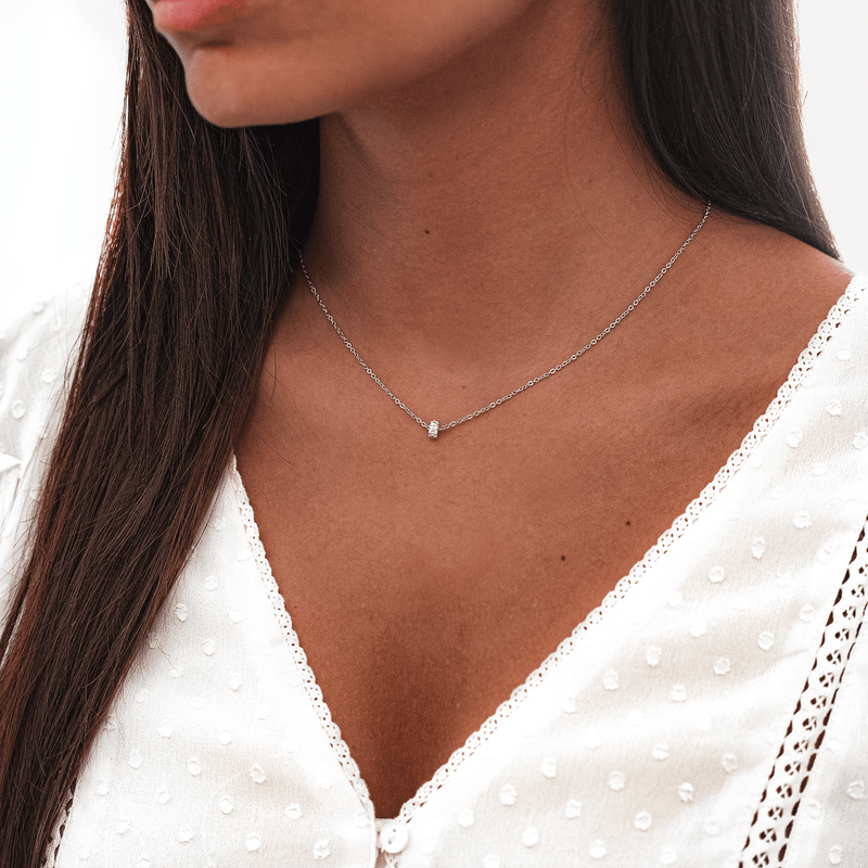 Sparkling Circle Necklace - Valerie