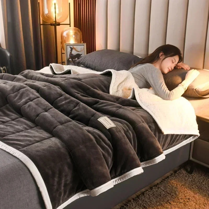 Warme Flanell-Koral-Fleecedecke für Herbst und Winter – CosyBlanket