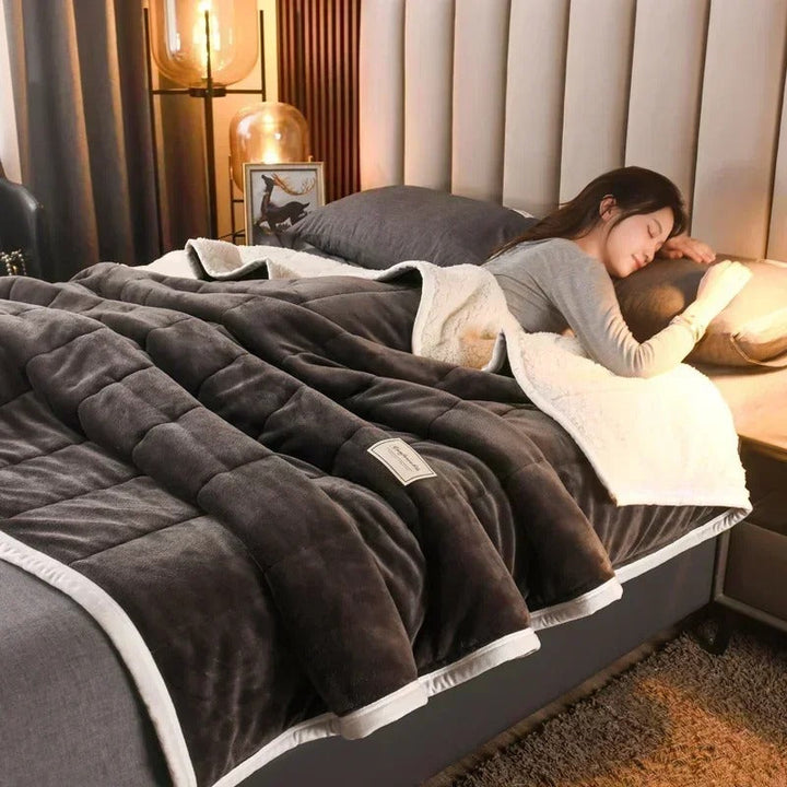 Warme Flanell-Koral-Fleecedecke für Herbst und Winter – CosyBlanket