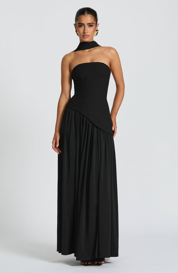 Voorkant in zwart: strapless jurk met sjaalkraag, asymmetrische taille en wijd uitlopende geplooide rok 8